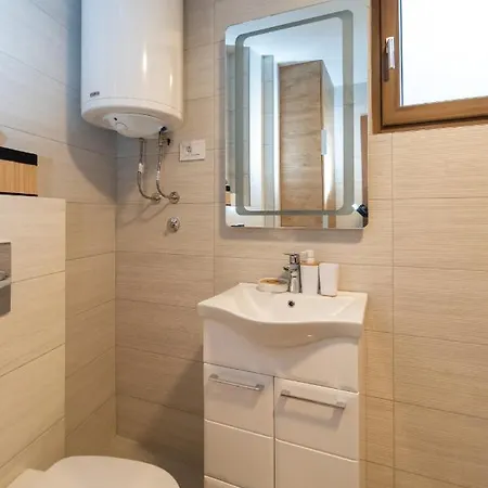 Luxury Number 5 *